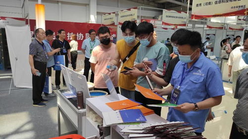 科技军民协同 创新驱动发展 河南省副省长霍金花莅临蓝翎环科展区参观指导，聚焦信科领域技术突破